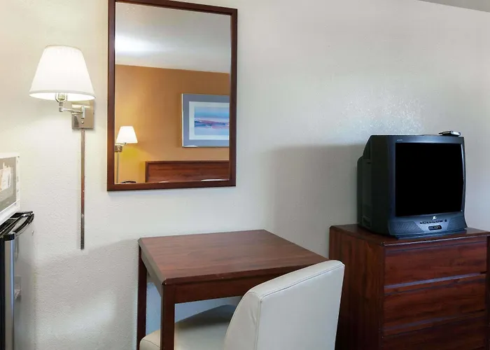Country & By Radisson, Downtown, Az 5*
